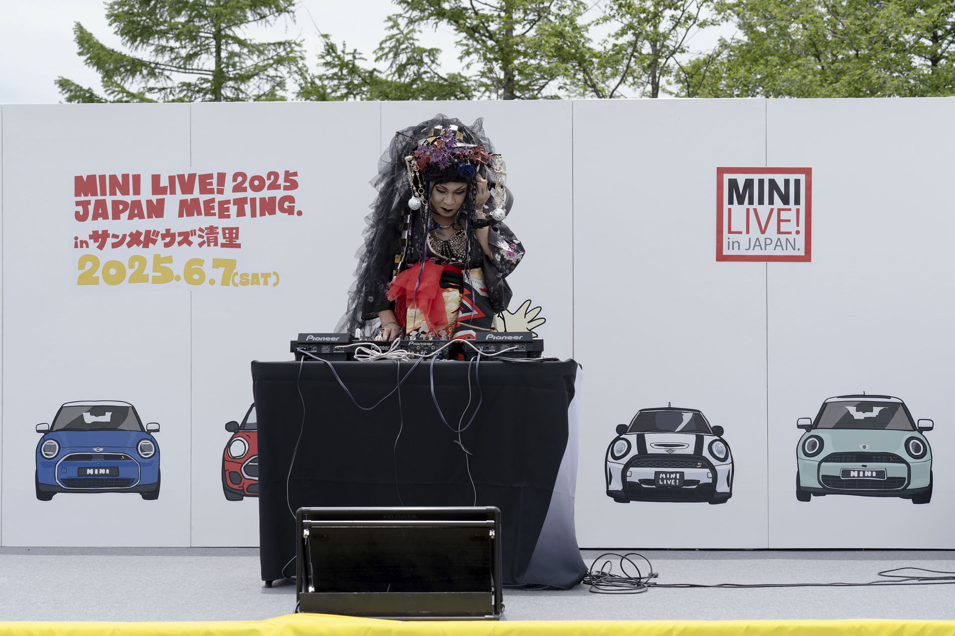 MINI LIVE! 2025